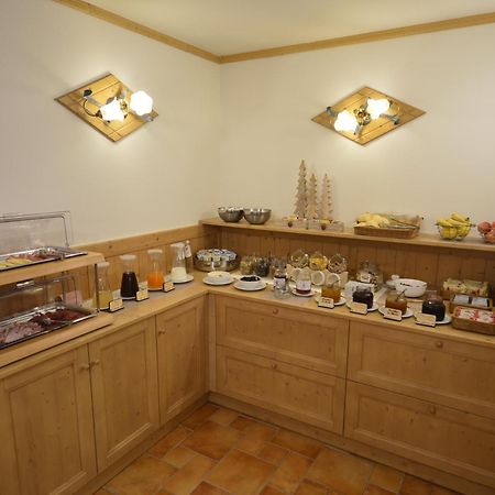 Hotel Garni Sant'Antonio Con Spa 마돈나 디 캄필리오 외부 사진