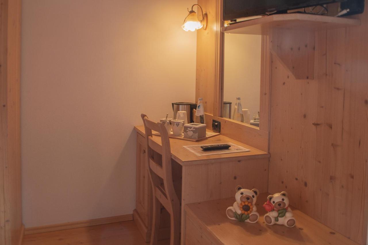 Hotel Garni Sant'Antonio Con Spa 마돈나 디 캄필리오 외부 사진