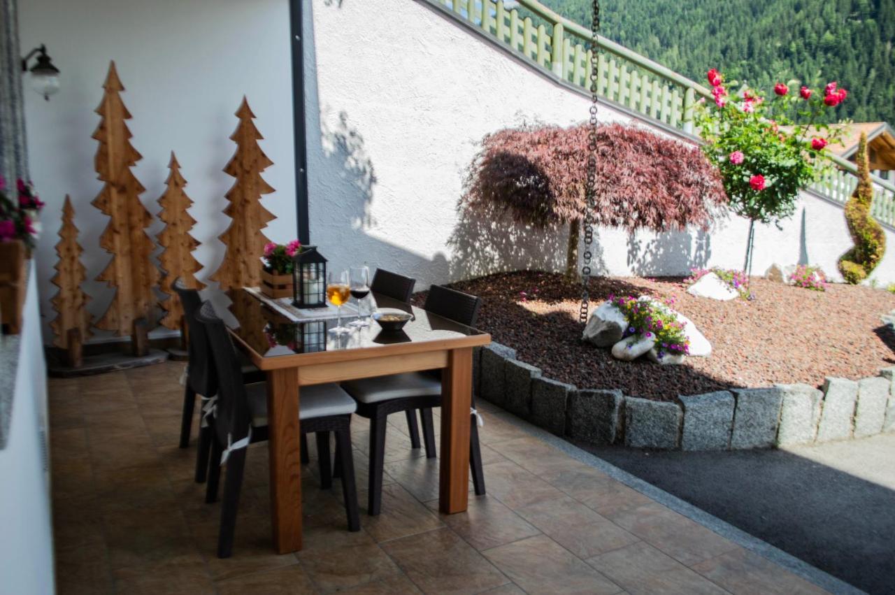Hotel Garni Sant'Antonio Con Spa 마돈나 디 캄필리오 외부 사진