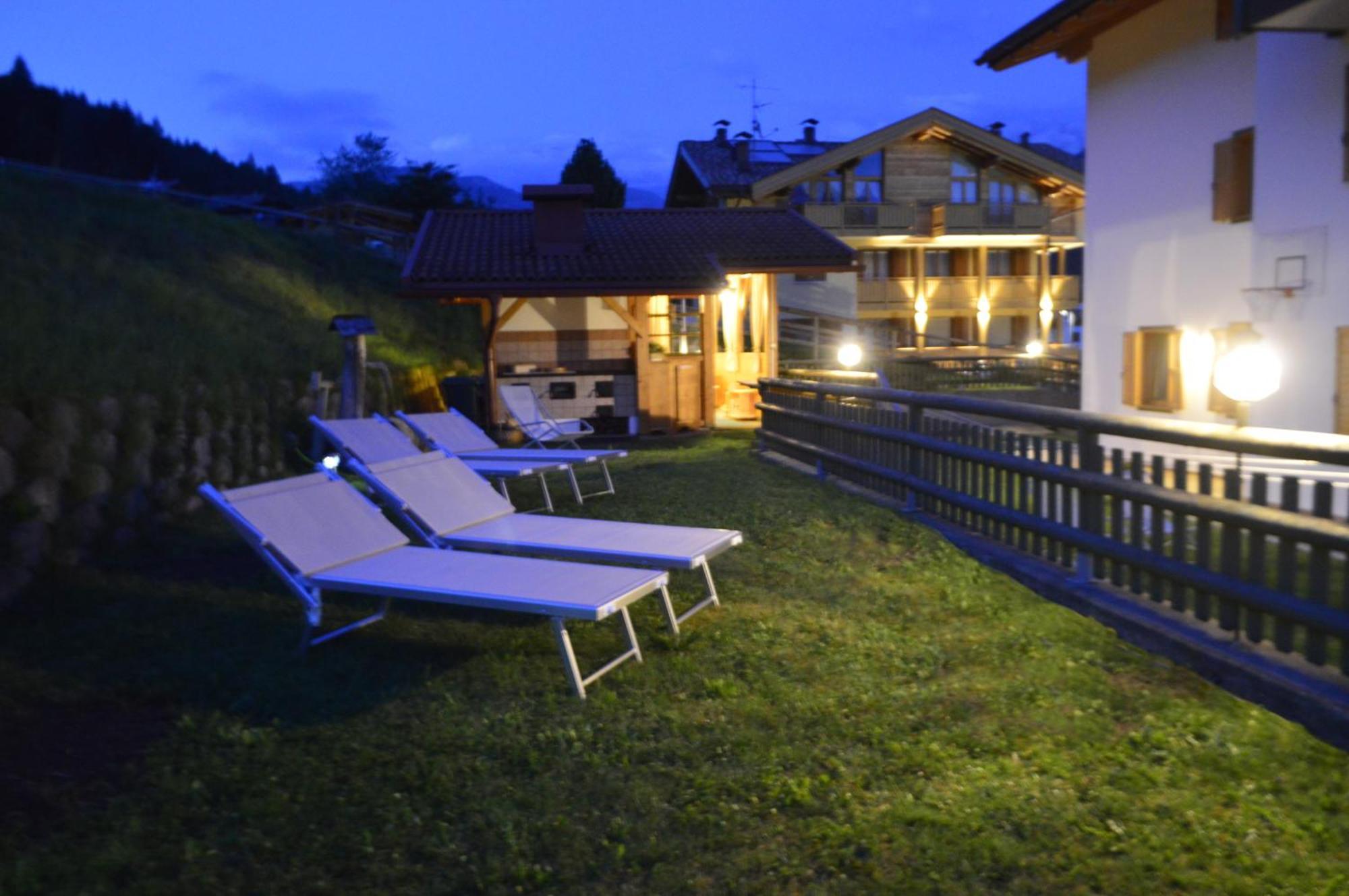 Hotel Garni Sant'Antonio Con Spa 마돈나 디 캄필리오 외부 사진