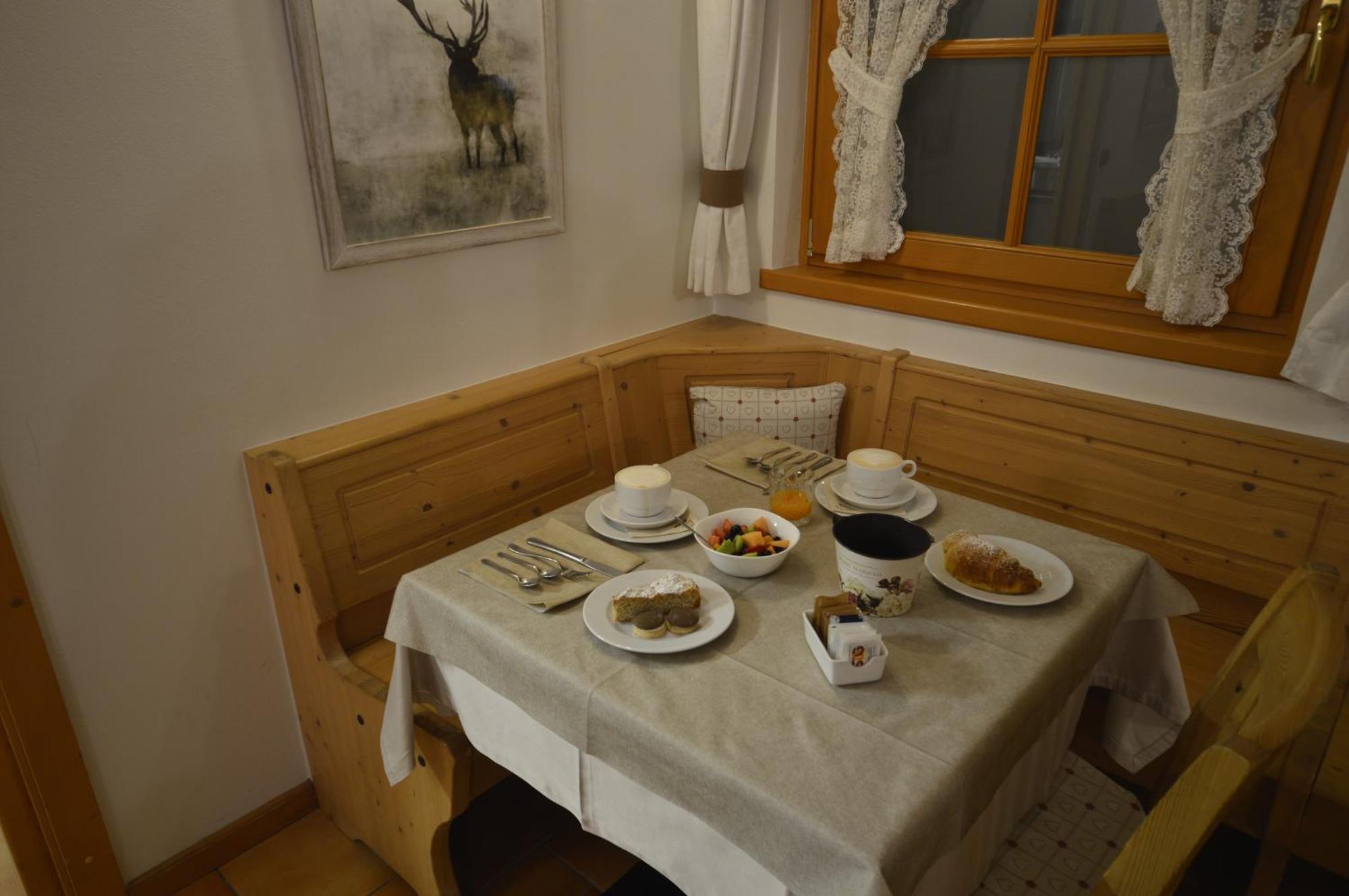 Hotel Garni Sant'Antonio Con Spa 마돈나 디 캄필리오 외부 사진