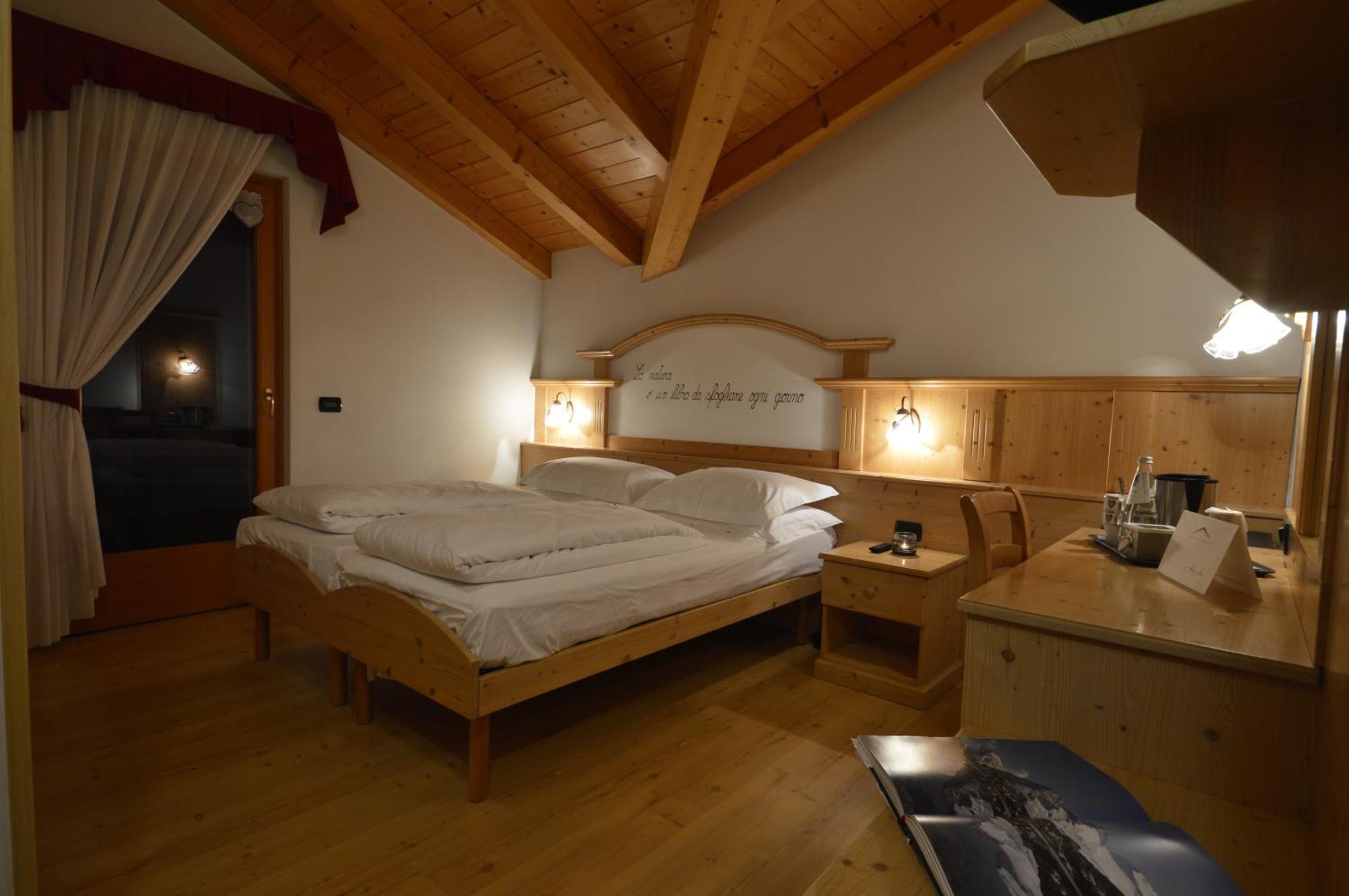 Hotel Garni Sant'Antonio Con Spa 마돈나 디 캄필리오 외부 사진