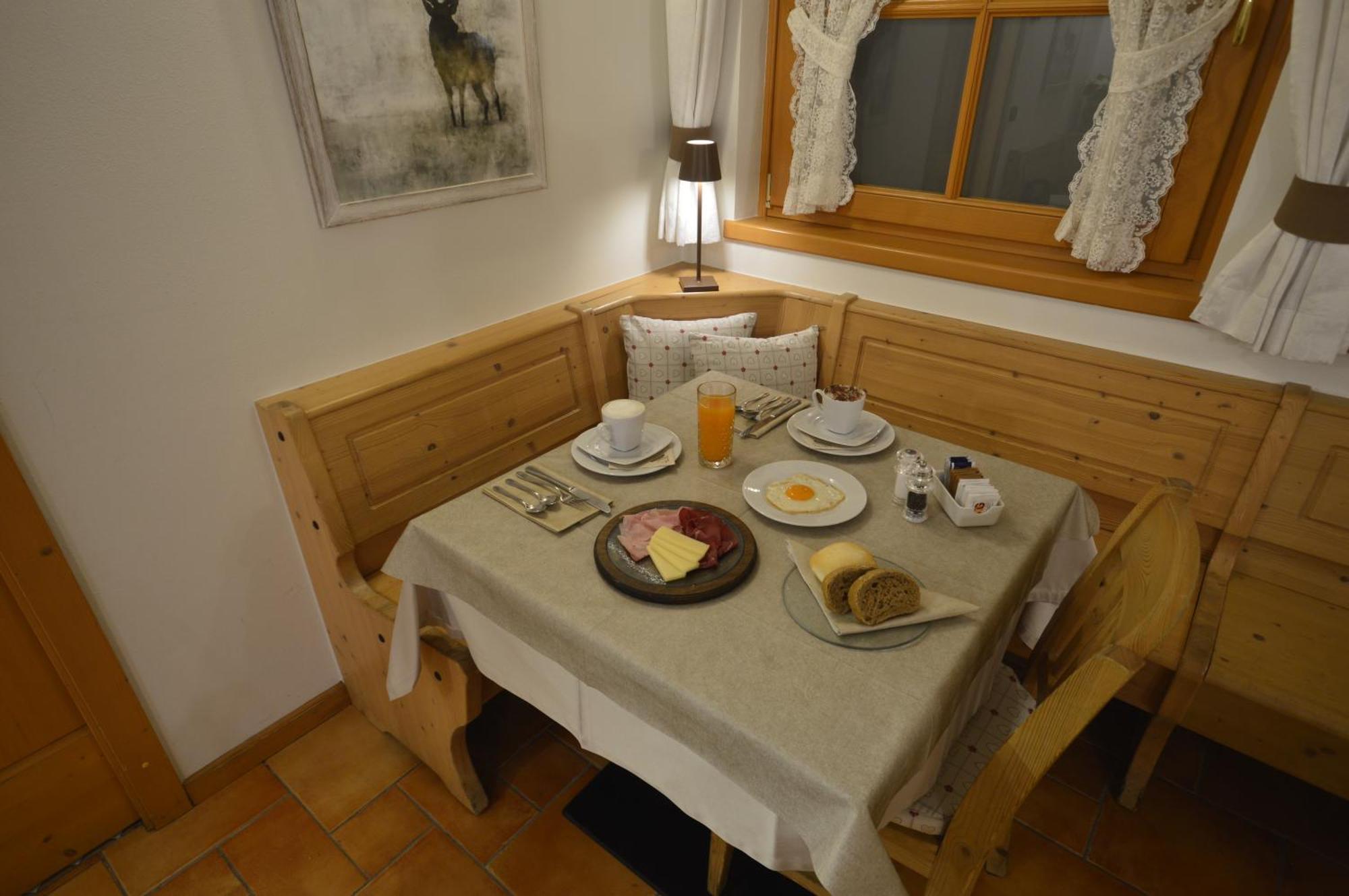 Hotel Garni Sant'Antonio Con Spa 마돈나 디 캄필리오 외부 사진