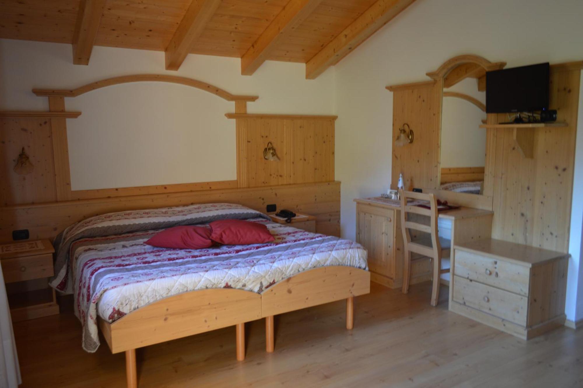 Hotel Garni Sant'Antonio Con Spa 마돈나 디 캄필리오 외부 사진