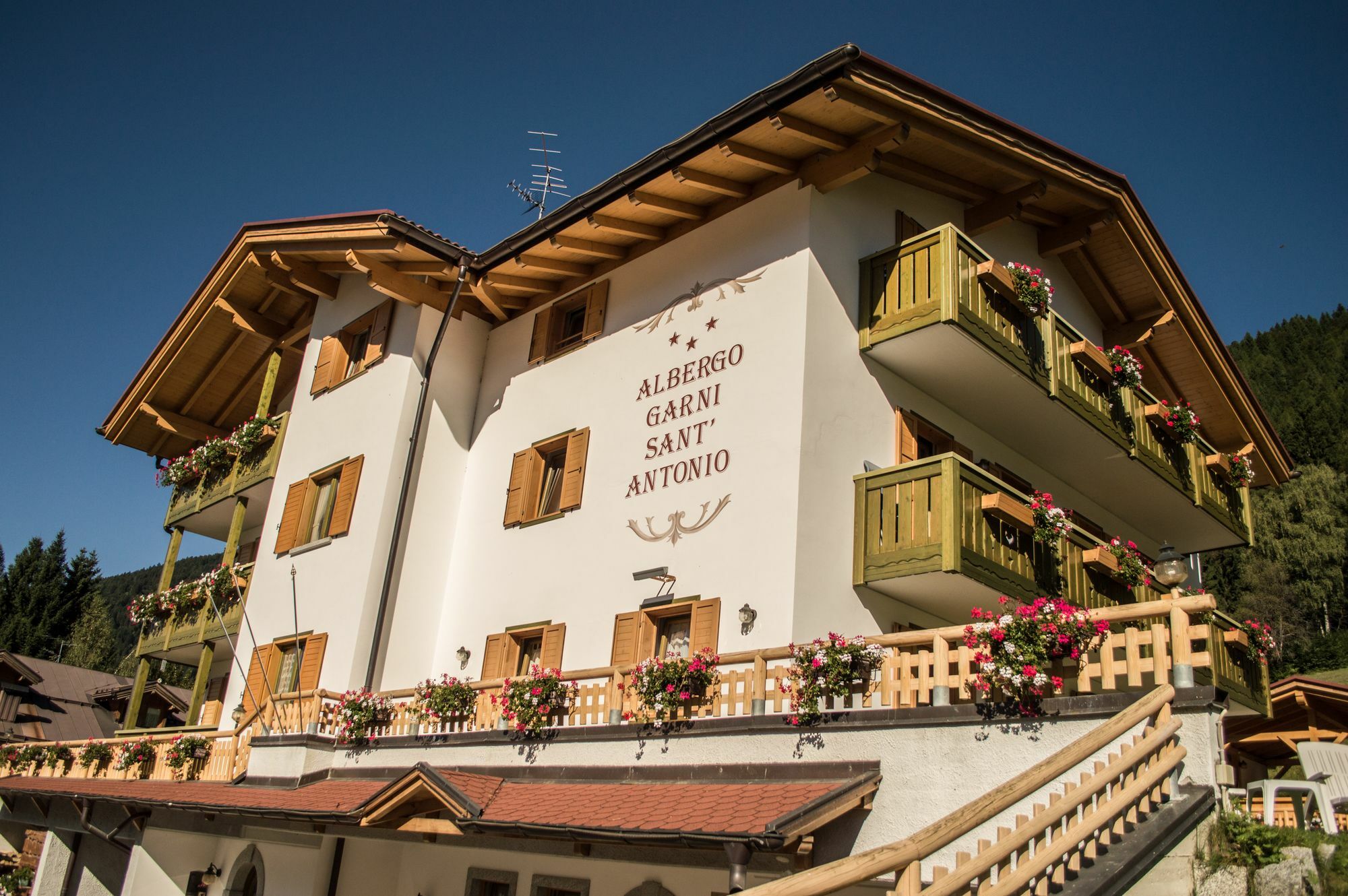 Hotel Garni Sant'Antonio Con Spa 마돈나 디 캄필리오 외부 사진