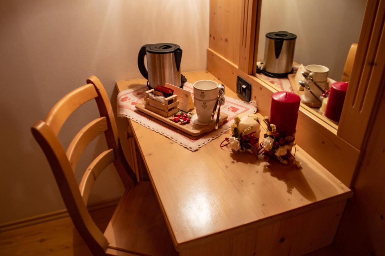 Hotel Garni Sant'Antonio Con Spa 마돈나 디 캄필리오 외부 사진